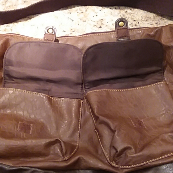 American Eagle Shoulder Sachel - Picture 4 of 8